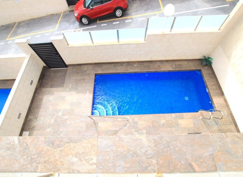 3 makuuhuone Huvila myytävänä paikassa Villamartin mukana uima-altaan - 365 000 € (Ref: 9729478)