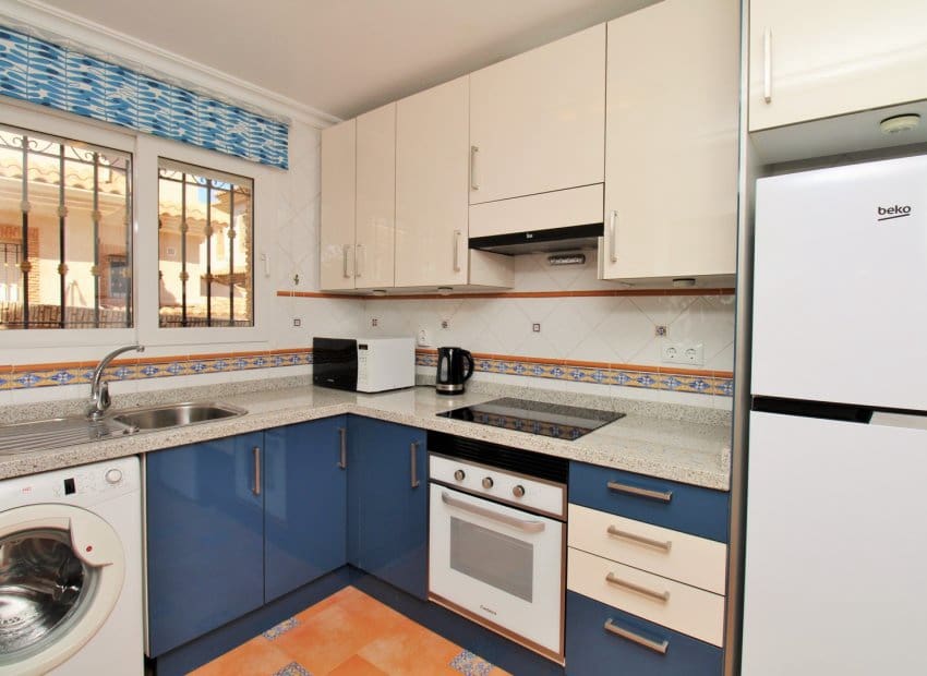 3 sypialnia Dom na sprzedaż w Playa Flamenca z basenem - 249 950 € (Ref: 9729481)