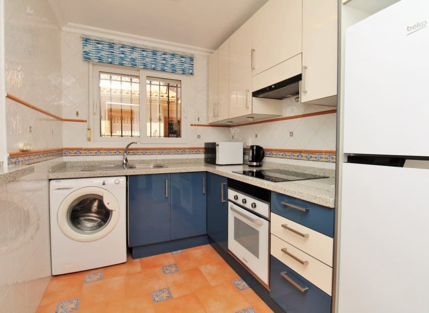 3 sypialnia Dom na sprzedaż w Playa Flamenca z basenem - 249 950 € (Ref: 9729481)