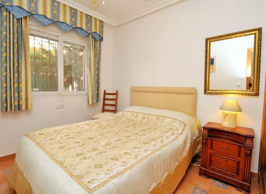 3 sypialnia Dom na sprzedaż w Playa Flamenca z basenem - 249 950 € (Ref: 9729481)