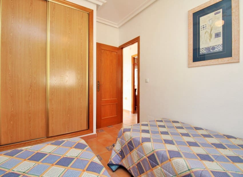 3 sypialnia Dom na sprzedaż w Playa Flamenca z basenem - 249 950 € (Ref: 9729481)