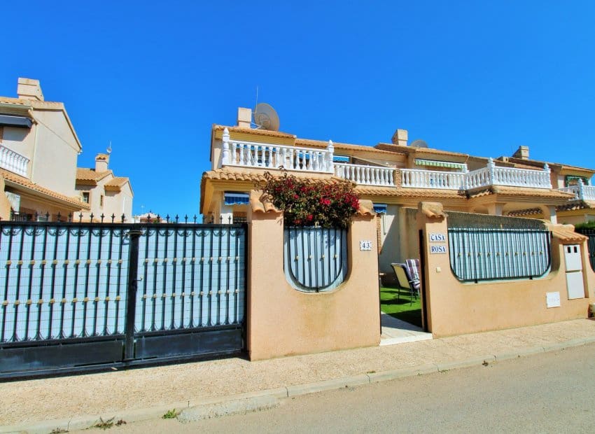 3 sypialnia Dom na sprzedaż w Playa Flamenca z basenem - 249 950 € (Ref: 9729481)