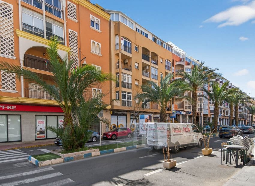 1 Zimmer Apartment zu verkaufen in Torrevieja - 127.000 € (Ref: 9729484)
