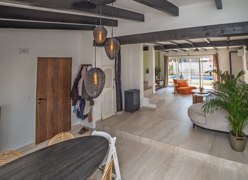 4 soveværelse Finca/Landehus til salg i La Hoya med swimmingpool - € 450.000 (Ref: 9729486)