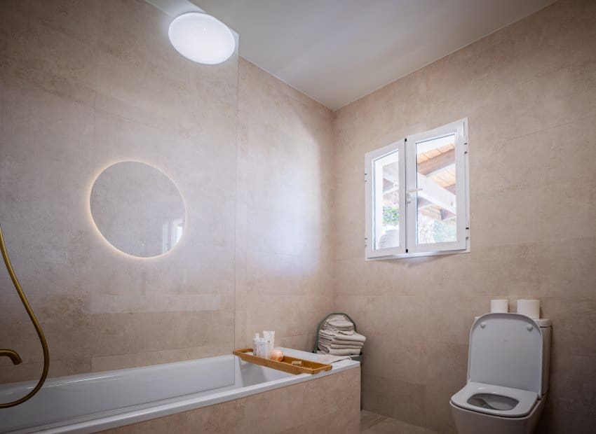 4 soveværelse Finca/Landehus til salg i La Hoya med swimmingpool - € 450.000 (Ref: 9729486)