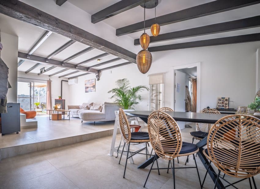 4 soveværelse Finca/Landehus til salg i La Hoya med swimmingpool - € 450.000 (Ref: 9729486)