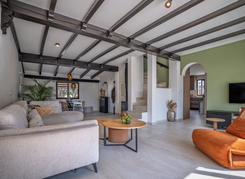 4 soveværelse Finca/Landehus til salg i La Hoya med swimmingpool - € 450.000 (Ref: 9729486)