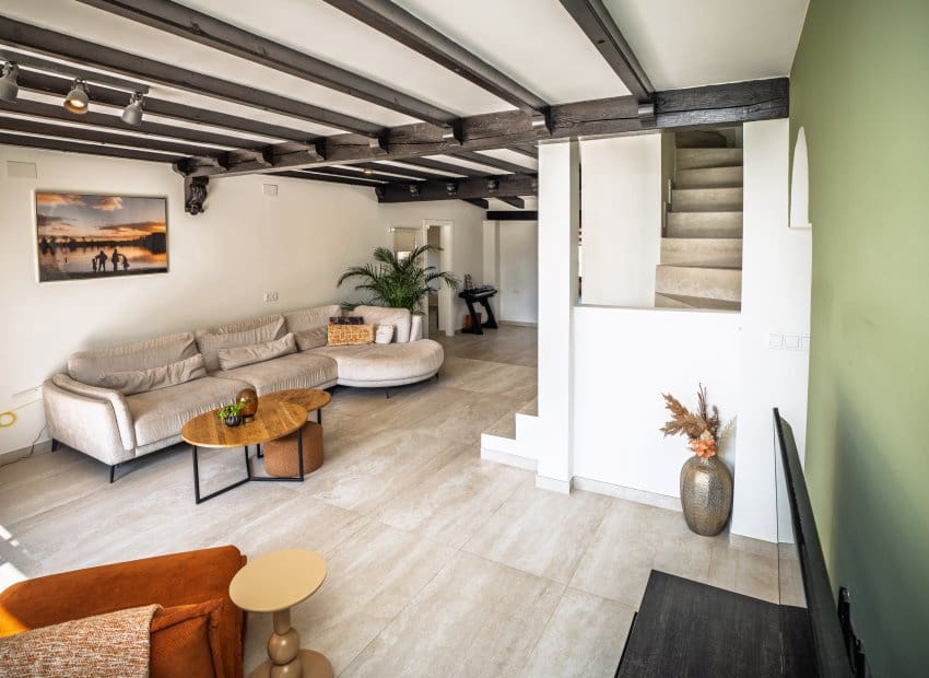 4 soveværelse Finca/Landehus til salg i La Hoya med swimmingpool - € 450.000 (Ref: 9729486)