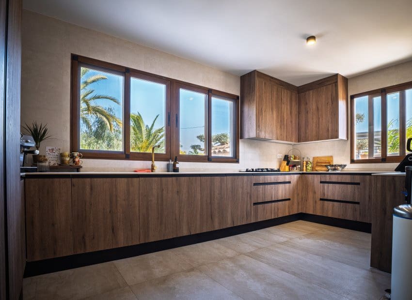 4 soveværelse Finca/Landehus til salg i La Hoya med swimmingpool - € 450.000 (Ref: 9729486)