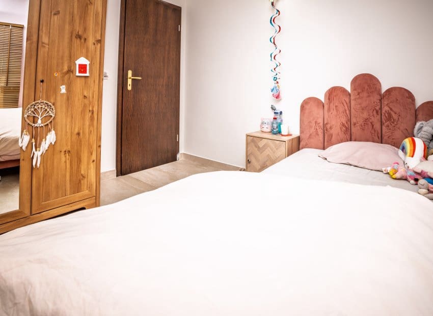 4 soveværelse Finca/Landehus til salg i La Hoya med swimmingpool - € 450.000 (Ref: 9729486)