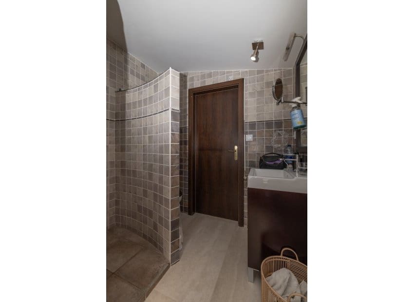 4 soveværelse Finca/Landehus til salg i La Hoya med swimmingpool - € 450.000 (Ref: 9729486)