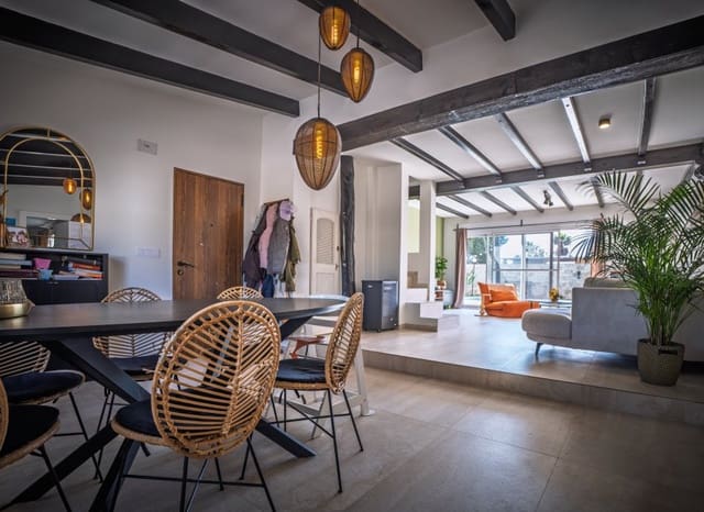 4 soveværelse Finca/Landehus til salg i La Hoya, Elche / Elx med swimmingpool - € 450.000 (Ref: 9729486)