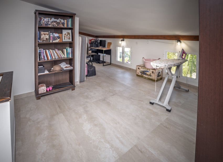 4 soveværelse Finca/Landehus til salg i La Hoya med swimmingpool - € 450.000 (Ref: 9729486)