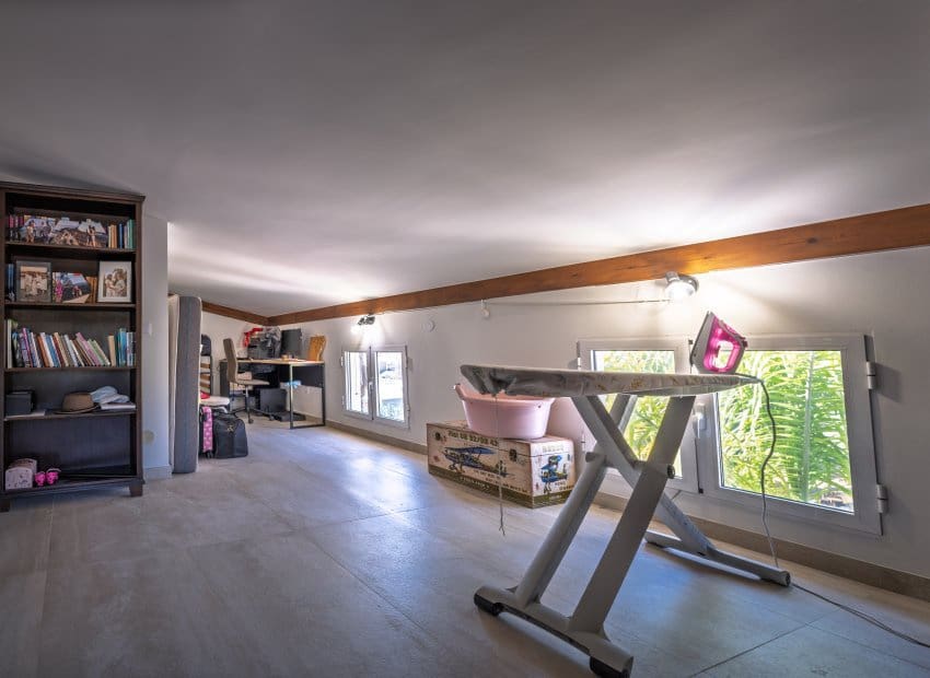 4 soveværelse Finca/Landehus til salg i La Hoya med swimmingpool - € 450.000 (Ref: 9729486)