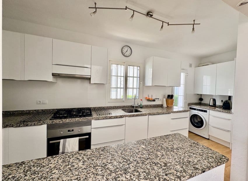 3 sovrum Villa till salu i Villamartin med pool - 289 000 € (Ref: 9733423)