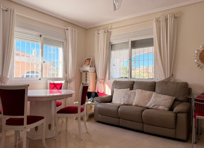 2 chambre Villa/Maison à vendre à Ciudad Quesada avec piscine - 229 900 € (Ref: 9733424)