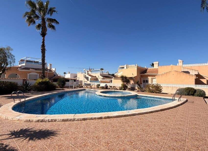 2 chambre Villa/Maison à vendre à Ciudad Quesada avec piscine - 229 900 € (Ref: 9733424)