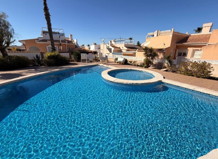 2 chambre Villa/Maison à vendre à Ciudad Quesada avec piscine - 229 900 € (Ref: 9733424)