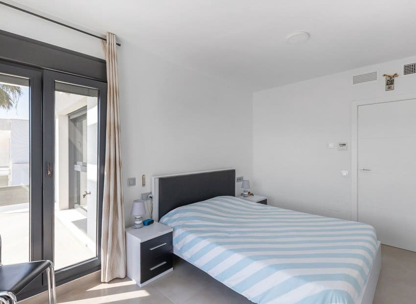 3 makuuhuone Huvila myytävänä paikassa Vistabella mukana uima-altaan - 419 500 € (Ref: 9735877)