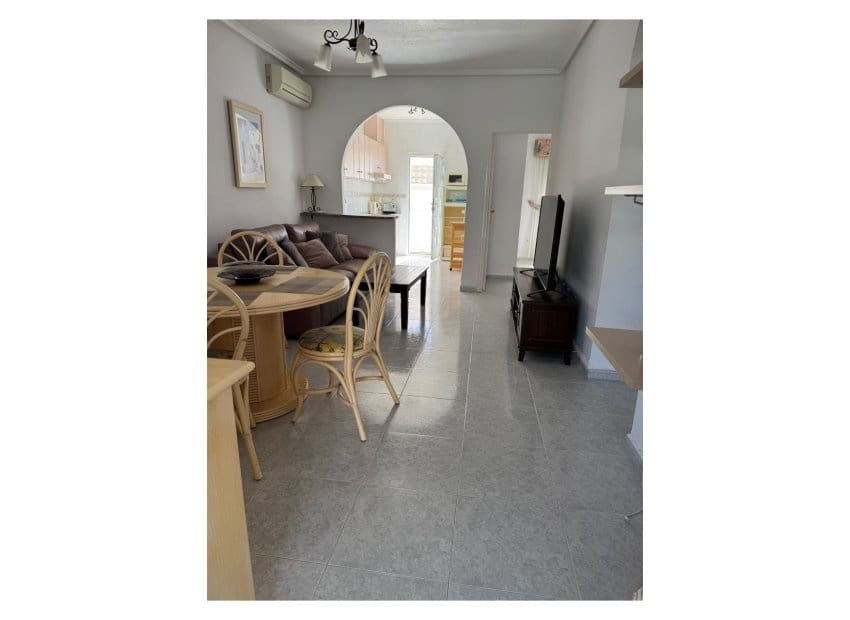 2 sovrum Lägenhet till salu i Dona Pepa med pool - 165 000 € (Ref: 9735879)