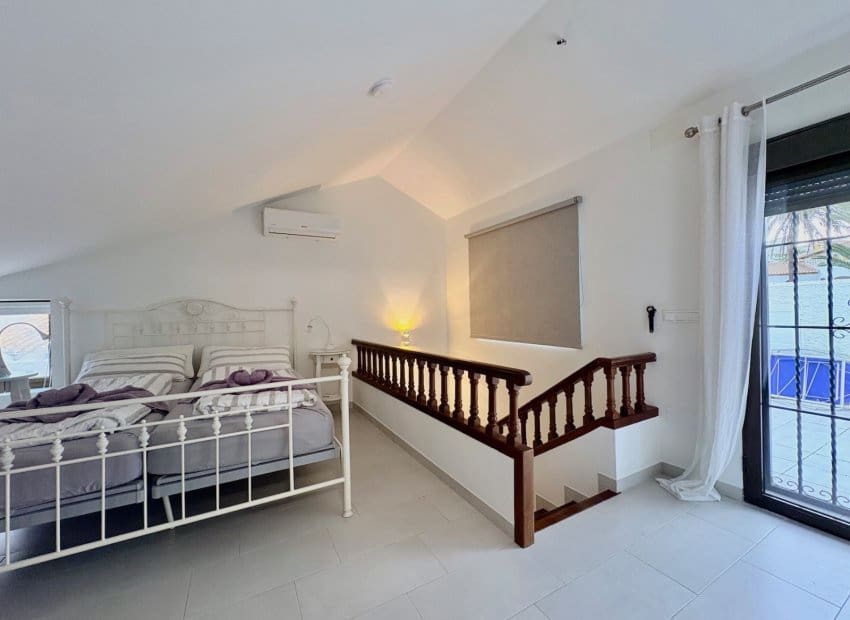 4 bedroom Apartment for sale in Cabo Roig with pool - € 390,000 (Ref: 9739155)