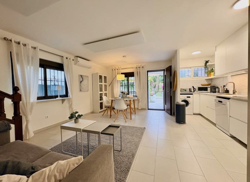 4 bedroom Apartment for sale in Cabo Roig with pool - € 390,000 (Ref: 9739155)