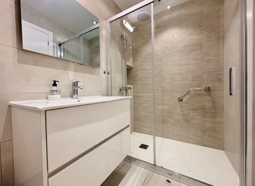 4 bedroom Apartment for sale in Cabo Roig with pool - € 390,000 (Ref: 9739155)