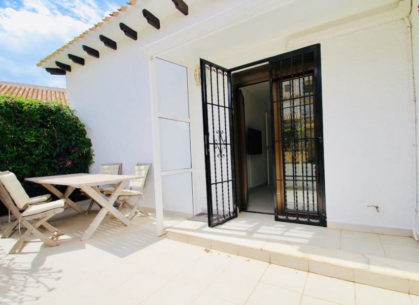 4 bedroom Apartment for sale in Cabo Roig with pool - € 390,000 (Ref: 9739155)