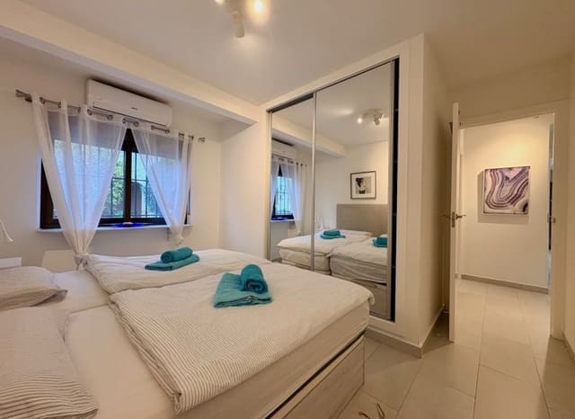 4 soveværelse Lejlighed til salg i Cabo Roig, Orihuela med swimmingpool - € 390.000 (Ref: 9739155)