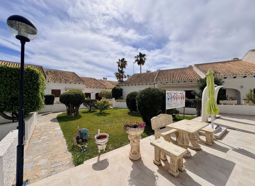 4 bedroom Apartment for sale in Cabo Roig with pool - € 390,000 (Ref: 9739155)