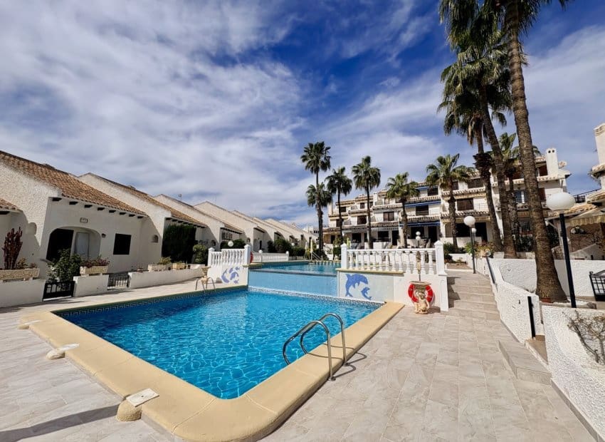 4 bedroom Apartment for sale in Cabo Roig with pool - € 390,000 (Ref: 9739155)