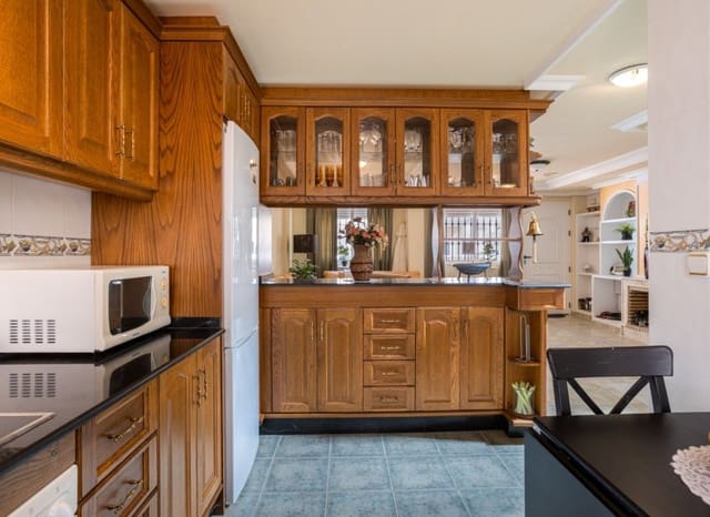 Chalet de 2 habitaciones en El Moncayo - El Pòrtic, Guardamar del Segura en venta con piscina - 299.900 € (Ref: 9739156)