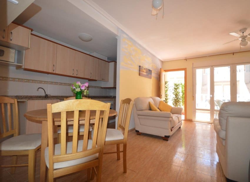 2 bedroom Apartment for sale in Los Palacios - € 95,800 (Ref: 9740219)