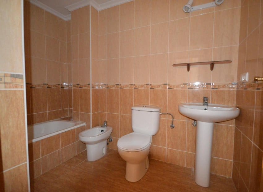 2 bedroom Apartment for sale in Los Palacios - € 95,800 (Ref: 9740219)