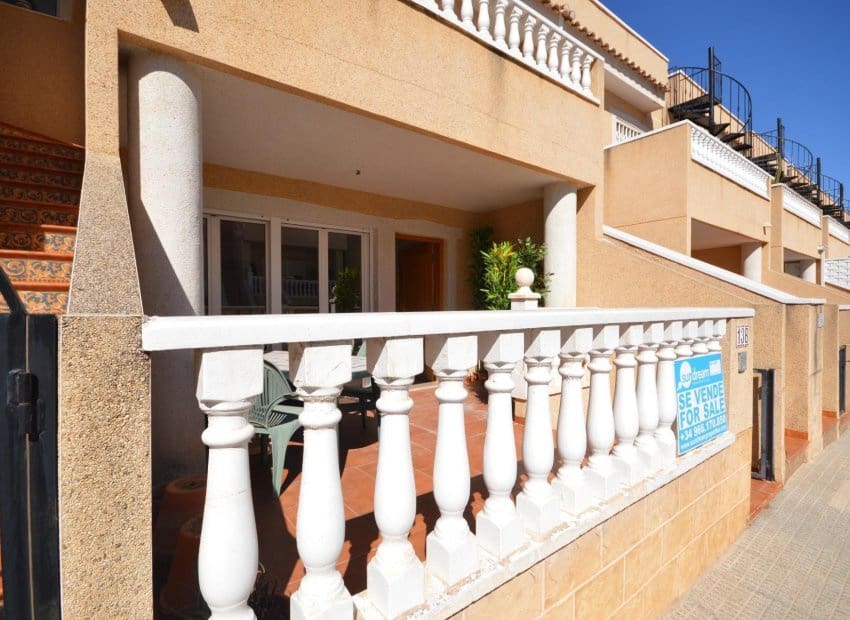 2 bedroom Apartment for sale in Los Palacios - € 95,800 (Ref: 9740219)