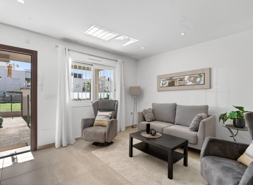 3 slaapkamer Appartement te koop in Aguas Nuevas met zwembad - € 259.000 (Ref: 9742169)