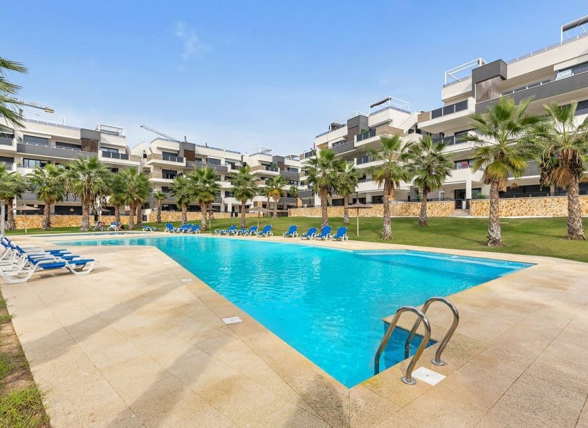 2 bedroom Apartment for sale in Los Altos - € 299,900 (Ref: 9745851)