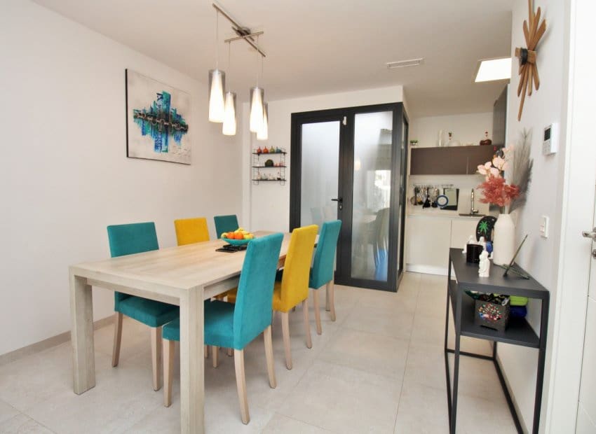 2 soverom Hus til salgs i Villamartin med svømmebasseng - € 294 990 (Ref: 9745852)