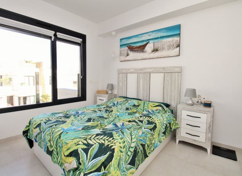 2 soverom Hus til salgs i Villamartin med svømmebasseng - € 294 990 (Ref: 9745852)