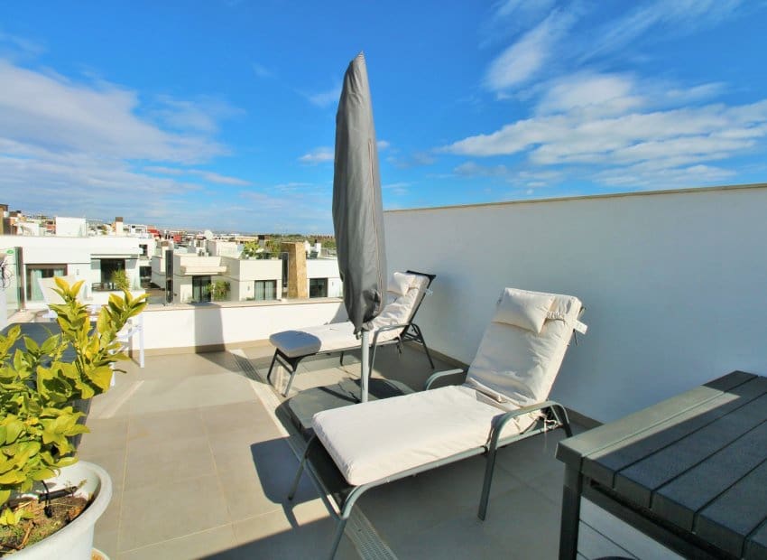 2 soverom Hus til salgs i Villamartin med svømmebasseng - € 294 990 (Ref: 9745852)