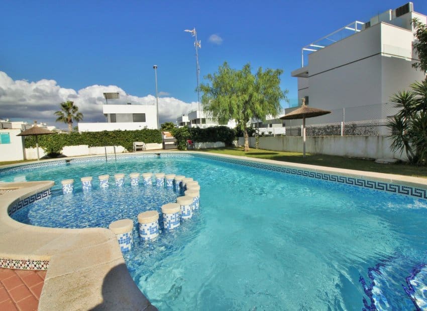 2 soverom Hus til salgs i Villamartin med svømmebasseng - € 294 990 (Ref: 9745852)