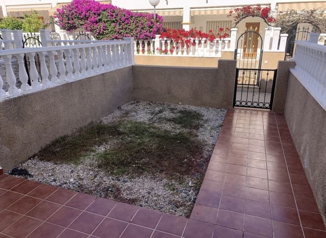 2 makuuhuone Omakotitalo myytävänä paikassa Punta Prima, Orihuela mukana uima-altaan - 189 950 € (Ref: 9745854)