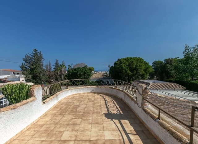 6 soverom Villa til salgs i Lomas de Cabo Roig - Los Dolses, Orihuela med svømmebasseng - € 799 000 (Ref: 9745855)