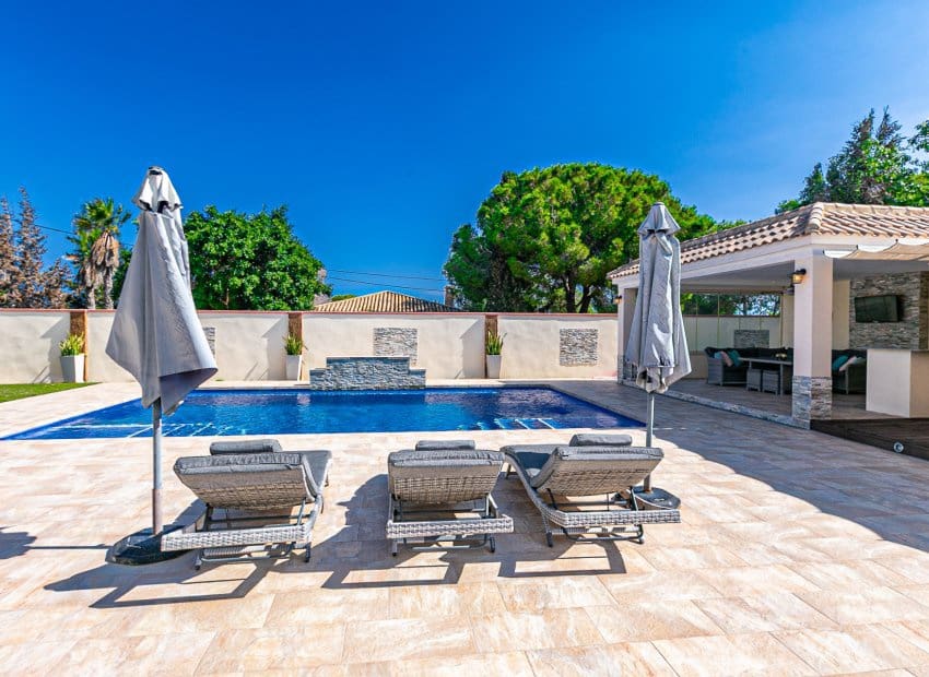 6 soverom Villa til salgs i Orihuela Costa med svømmebasseng - € 799 000 (Ref: 9745855)