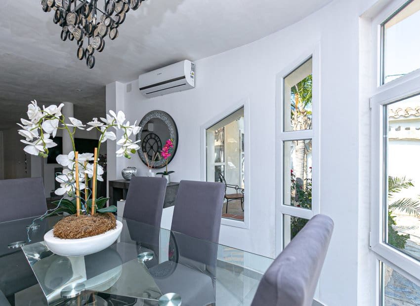 6 soverom Villa til salgs i Orihuela Costa med svømmebasseng - € 799 000 (Ref: 9745855)