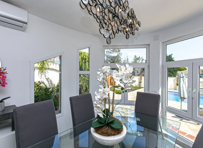 6 soverom Villa til salgs i Orihuela Costa med svømmebasseng - € 799 000 (Ref: 9745855)