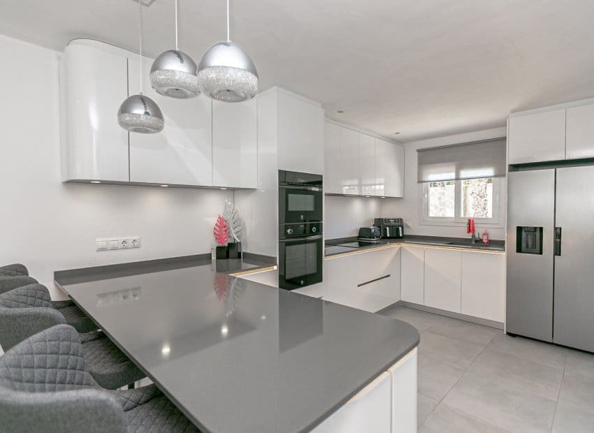 6 soverom Villa til salgs i Orihuela Costa med svømmebasseng - € 799 000 (Ref: 9745855)