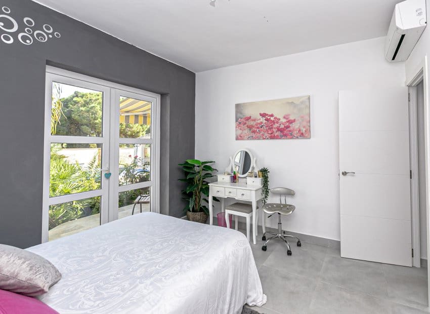 6 soverom Villa til salgs i Orihuela Costa med svømmebasseng - € 799 000 (Ref: 9745855)