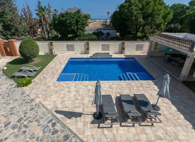 6 soverom Villa til salgs i Lomas de Cabo Roig - Los Dolses, Orihuela med svømmebasseng - € 799 000 (Ref: 9745855)