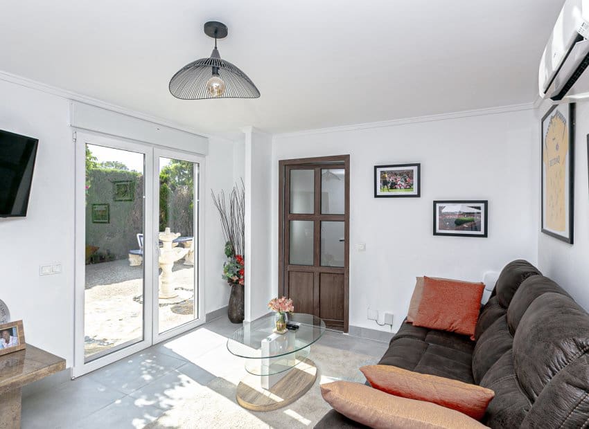 6 soverom Villa til salgs i Orihuela Costa med svømmebasseng - € 799 000 (Ref: 9745855)